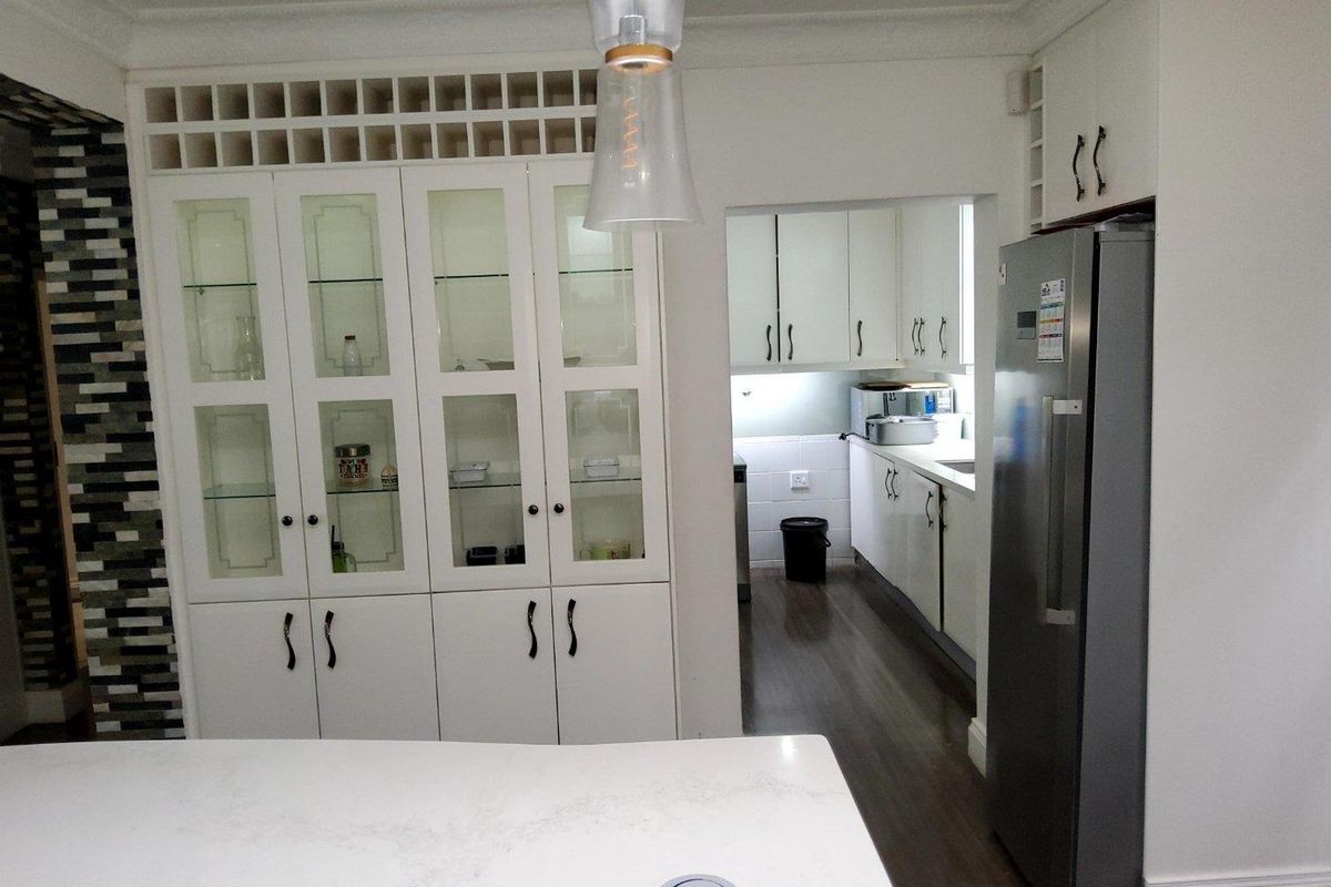 ***Exquisite Family Home in Quiet Neighborhood** - Photo 5