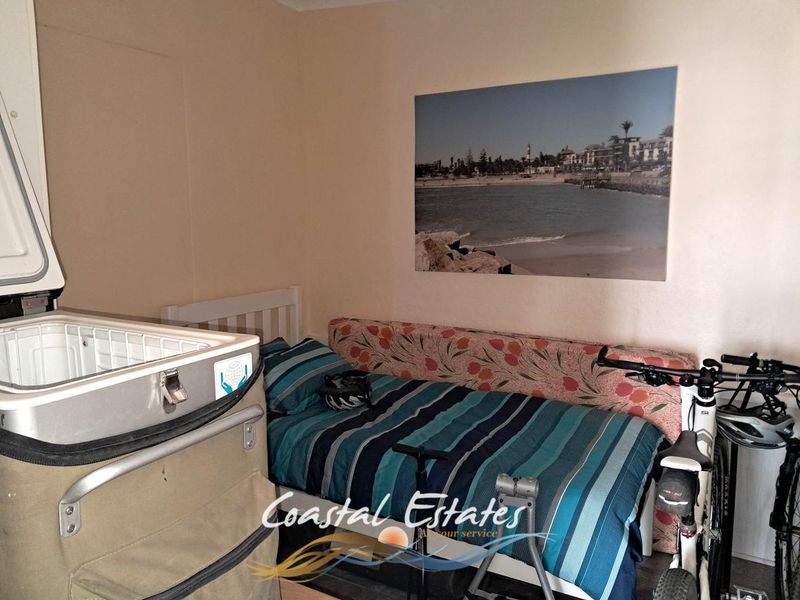 Developer's Dream: Prime Corner Property with Endless Potential - Photo 9