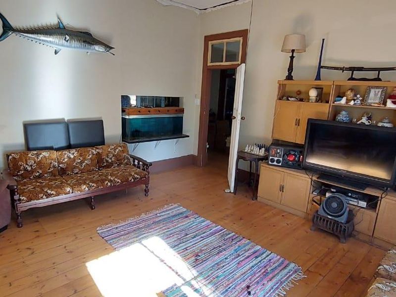 3 Bedroom Home with Extensive Level Garden - Photo 5