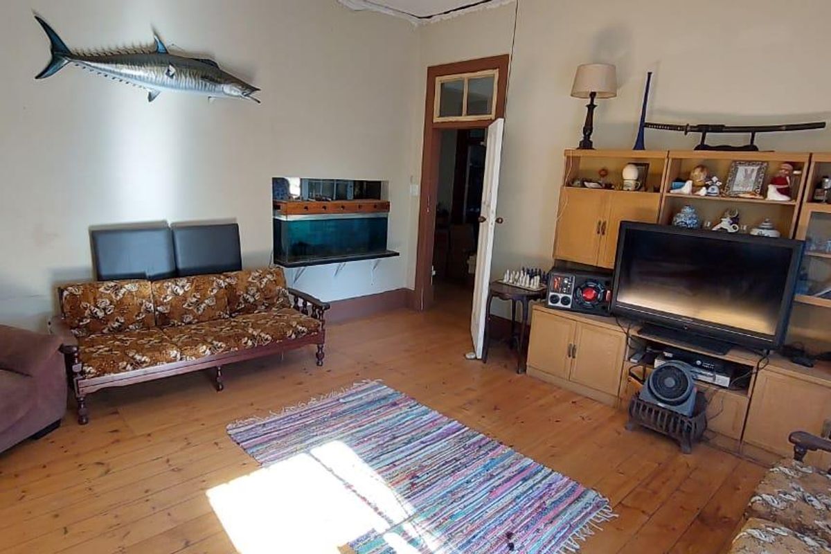 3 Bedroom Home with Extensive Level Garden - Photo 5