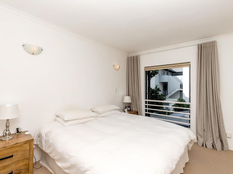 DELIGHTFUL TAMBOERSKLOOF APARTMENT WITH MOUNTAIN VIEWS AND BASEMENT PARKING - Photo 4