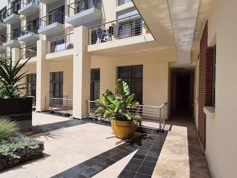 Easy Beachfront Living in Muizenberg - Photo 9