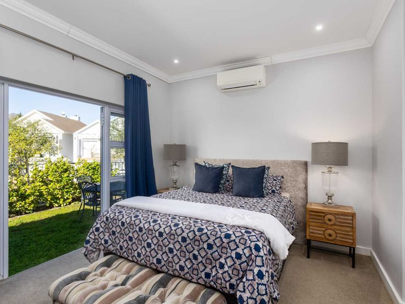 Elegant Three-Bedroom Home in The Vines on Val de Vie Estate - Photo 3