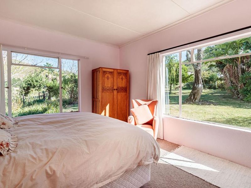 "Off-Grid Oasis with 6 Dwellings in the Heart of the Langkloof!" - Photo 5