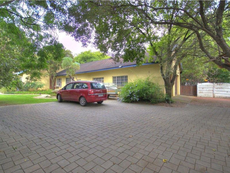 Massive Family home with Giant Cottage in Prime Brackenhurst (meyersdal side) - Photo 8