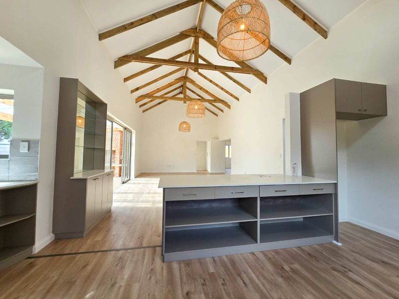 Modern 3 Bedroom townhouse for sale in Stilbaai-Wes. - Photo 7