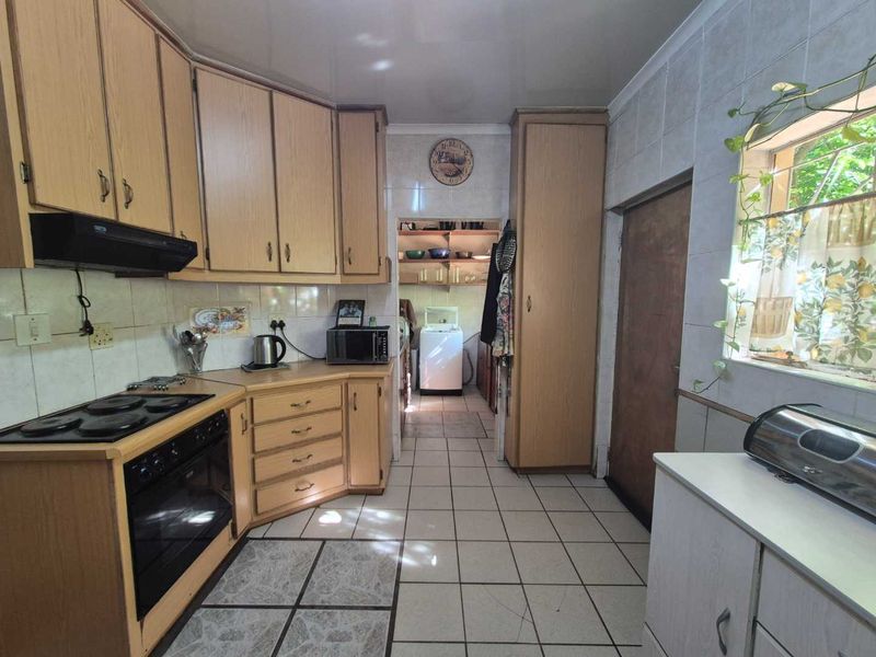 Superb quiet location - Photo 3