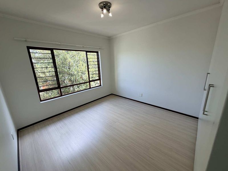 Beautiful 2 Bedroom Apartment in Excellent Estate - Photo 9