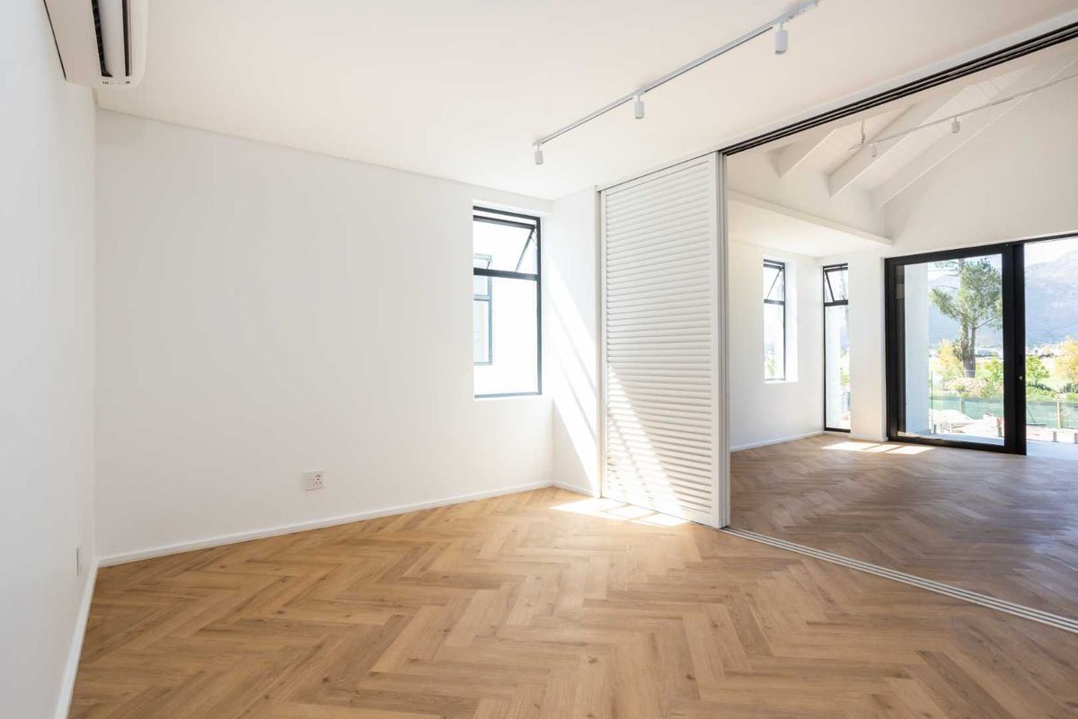 A Rare and unique all-inclusive package opportunity at Polo Village Apartments II on Val de Vie Estate - Photo 2