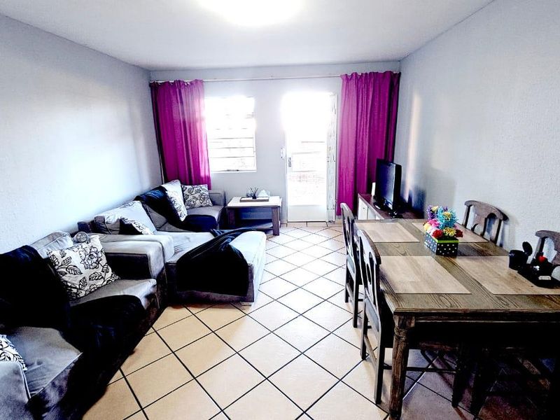 3 Bedroom Townhouse - Photo 6