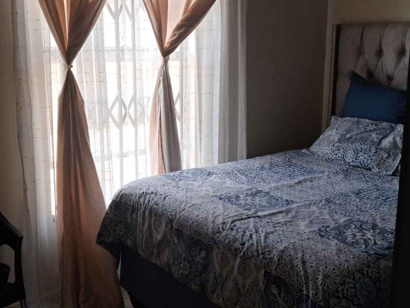 A beautiful 2 bedroom house in The Orchards - Photo 8