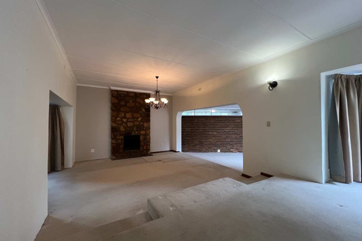 Classic Charm Meets Modern Potential: A Must-See! - Photo 5