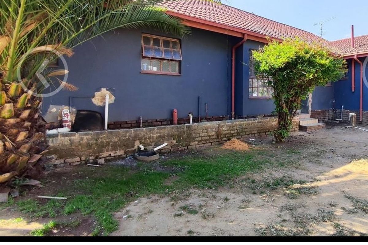 Investment property - Photo 2