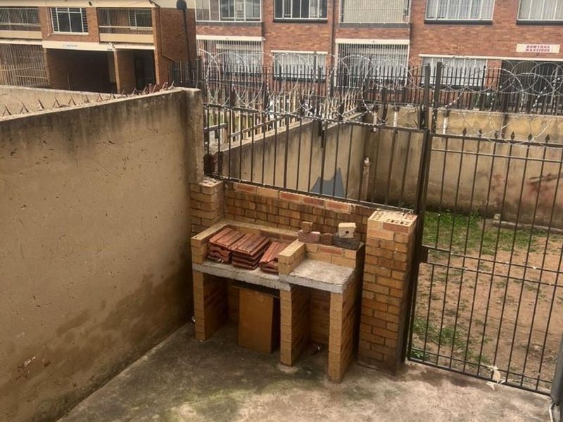 Commercial Property For Sale in Johannesburg. - Photo 7