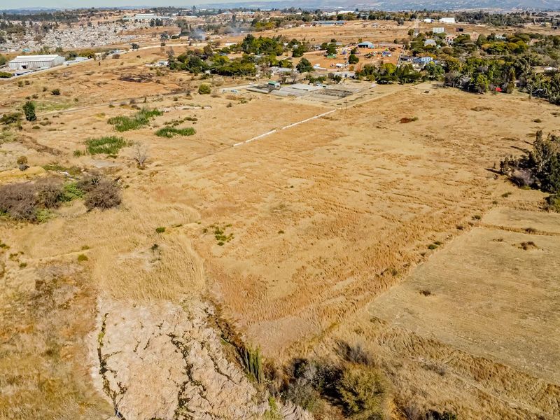 Escape the City Buzz: Invest in Muldersdrift’s Natural Beauty and Potential - Photo 7