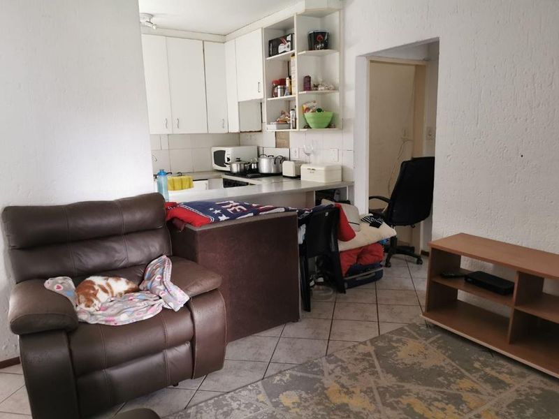 Two bedroom Ground Floor Unit for Sale in Mulberton - Photo 2