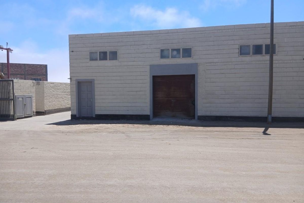 "Skaars soos Hoendertande" - Warehouse Swakop Industrial Area - Photo 3