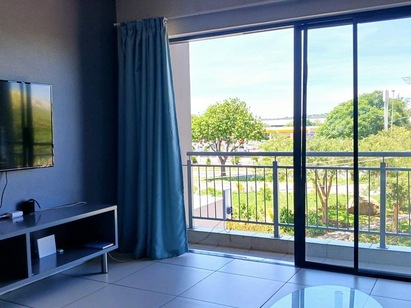 Modern and Stylish Apartment in Prime Location - Photo 4