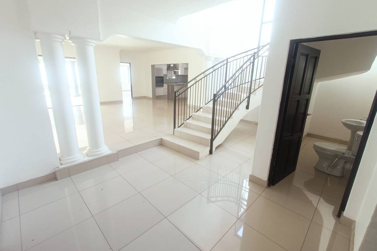 BEAUTIFUL FAMILY HOUSE FOR SALE IN VALLEY VIEW ESTATE!! - Photo 3