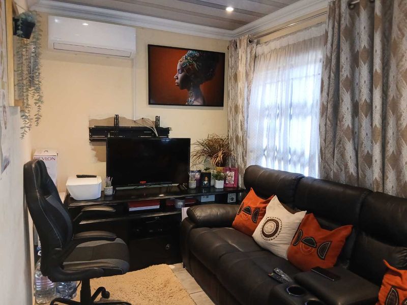 Endless Possibilities: Customize Your Dream Space! - Photo 9