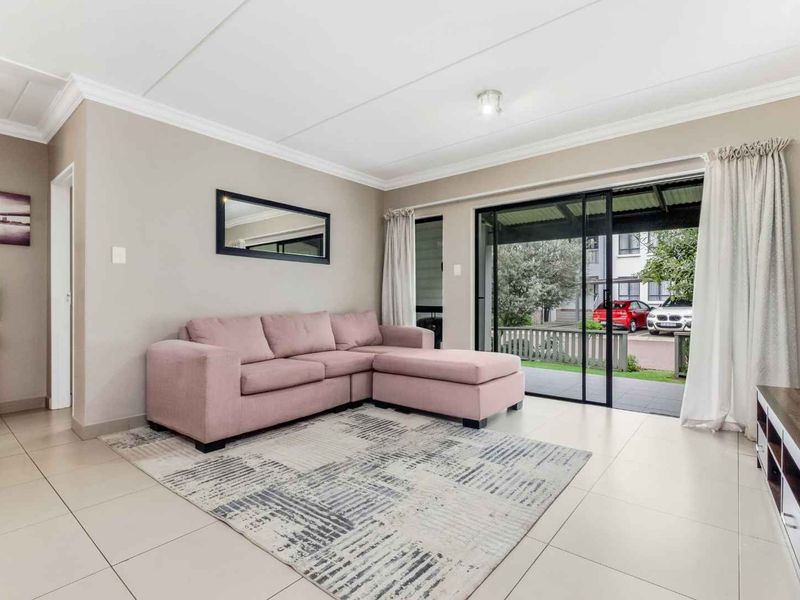 MODERN 2 BEDROOM 2 BATHROOM GARDEN APARTMENT FOR SALE - Photo 6