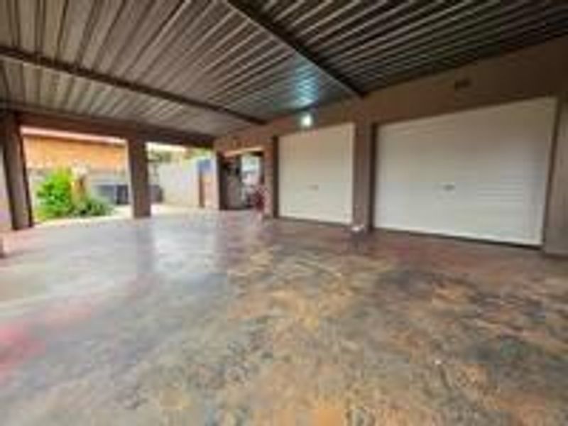 Spacious New Redruth Home with Pool and Modern Extras - Photo 5