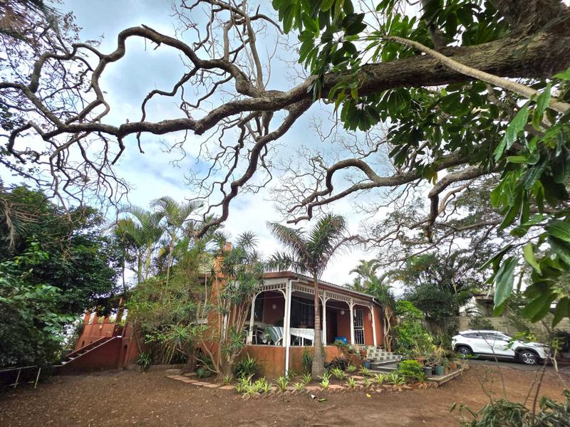 Old Style Beautiful 4 Bedroom Family Home - Photo 2