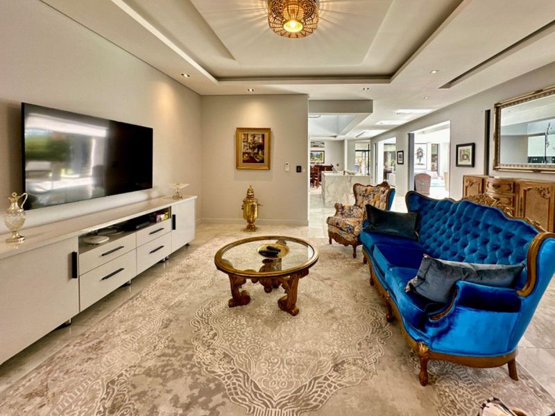 Elegant Home For Sale in the Prestigious Waterfall Country Estate - Photo 9