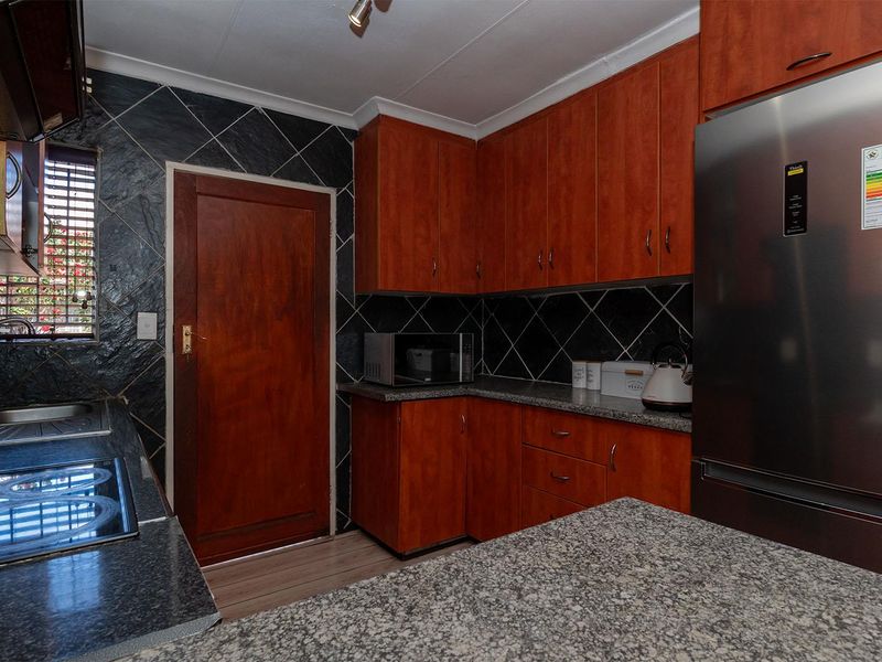 Perfect Lock-Up-and-Go 3-Bedroom Unit in Terenure - Photo 10