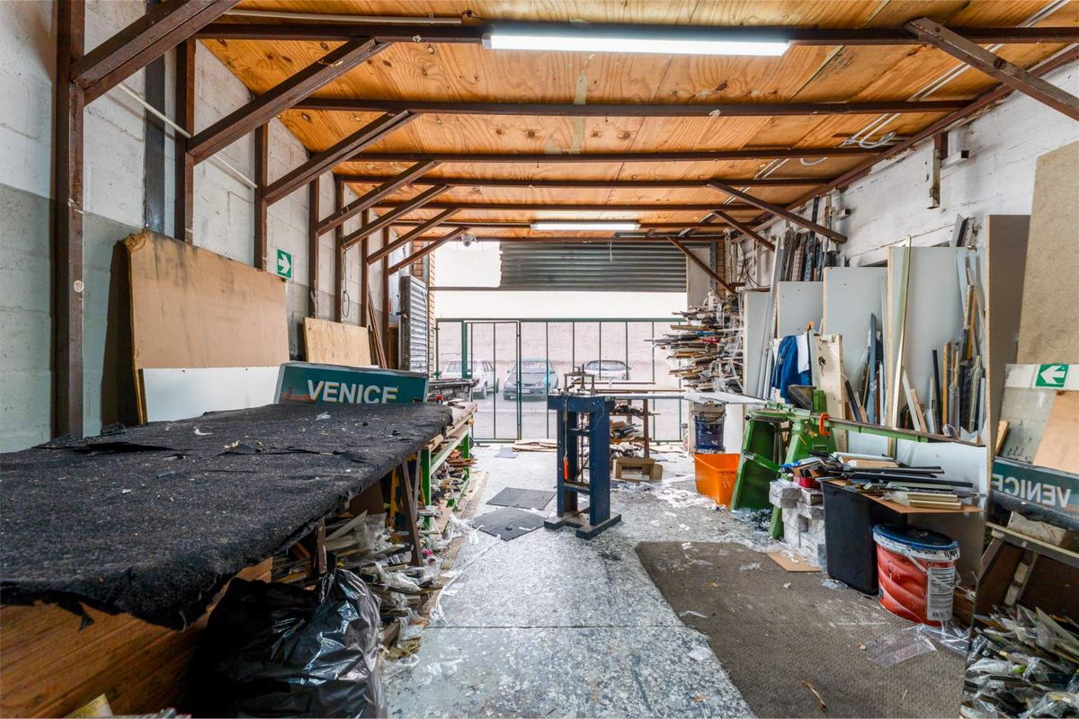 For Sale: 240 m2 Commercial Unit in Kingdom Park – Milnerton - Photo 2