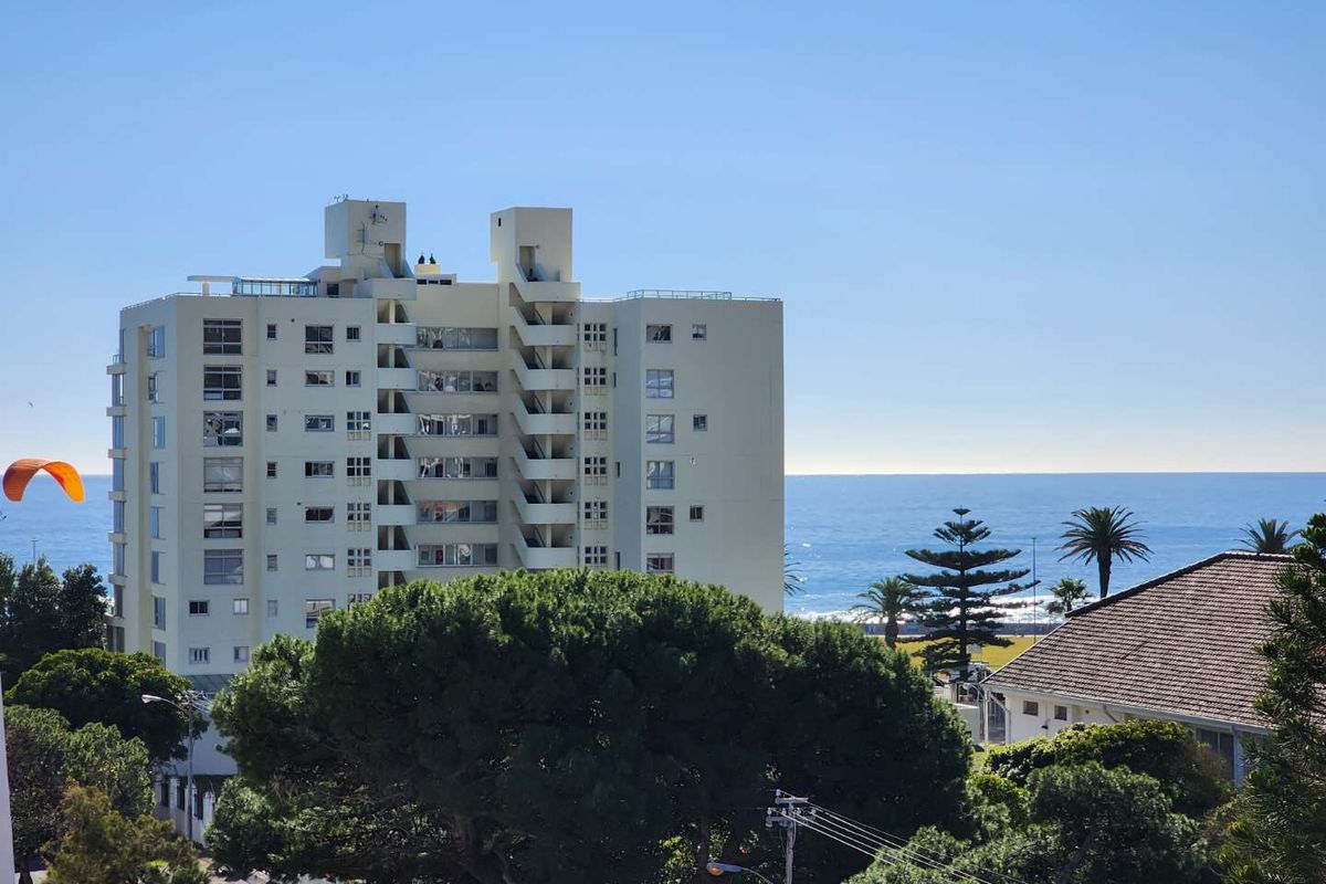 SPACIOUS APARTMENT - Photo 2