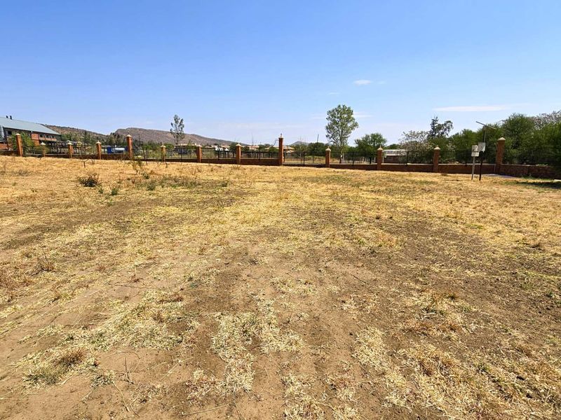 1023sqm Vacant Stand in Popular Landsmeer Equestrian Estate Hartbeespoort - Photo 9