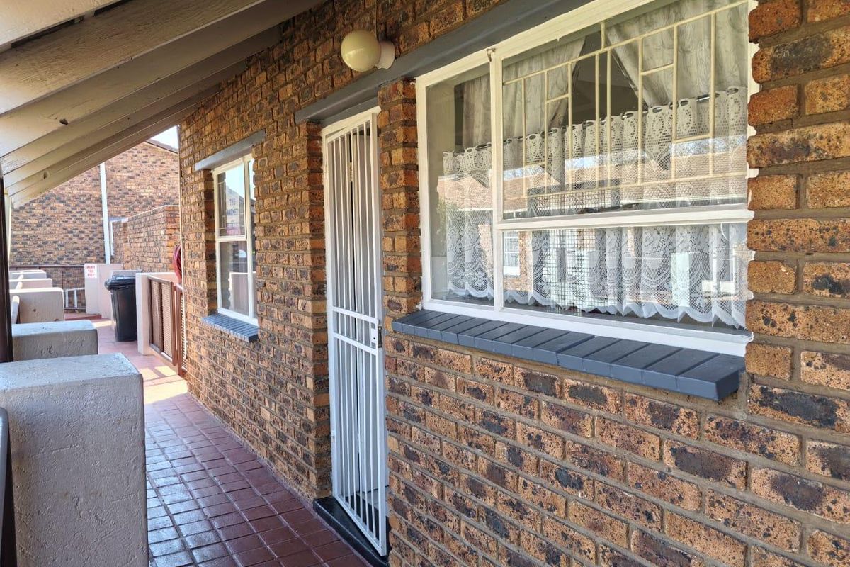 2 Bedroom Apartment for Sale in Ravenswood - Photo 5