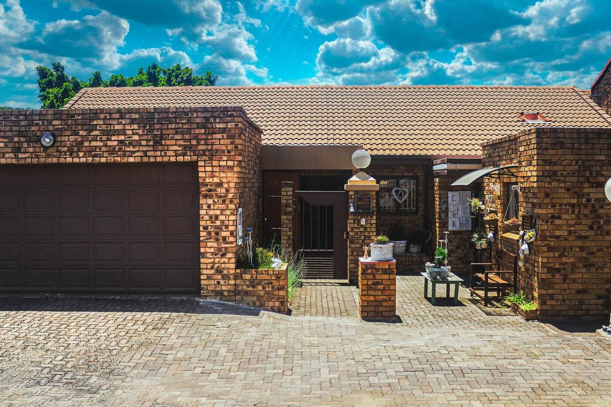 Only Once a While ... - Photo 3