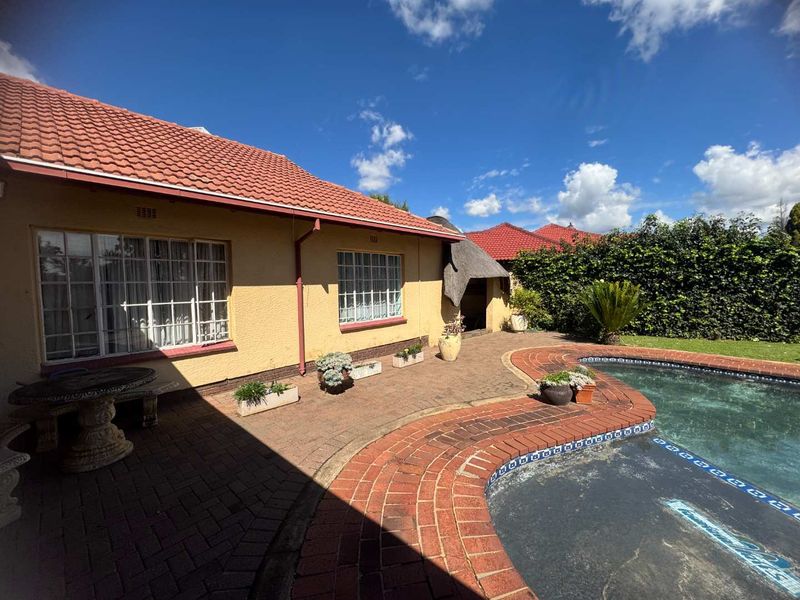 Large Family Home with 2 bedroom flat - Photo 6