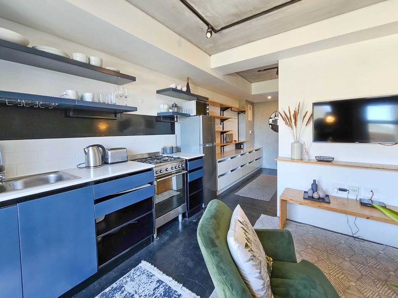 Furnished Apartment with Terrace and Table Mountain Views! - Photo 7