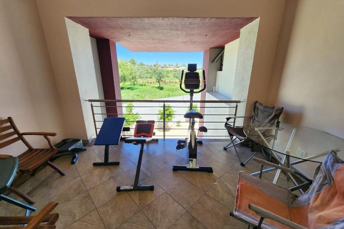 A beautiful stunning House Up For Sale!- Auasblick - Photo 5