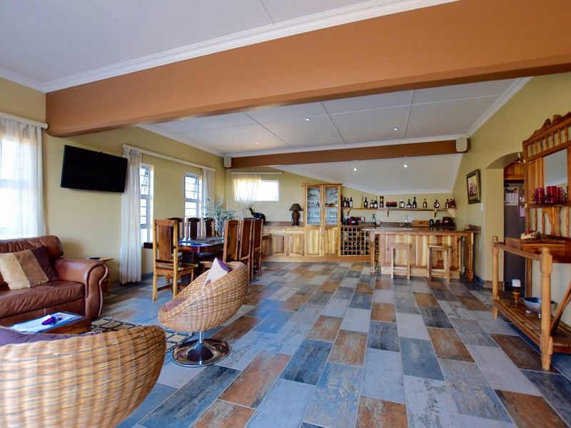 Top Billing Home! - Photo 8
