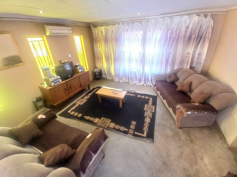 Three bedroom house for sale in Mabopane Morula view - Photo 7
