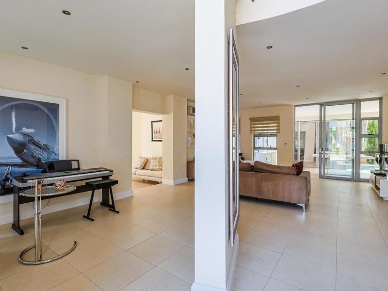 4 Bedroom For Rent - Photo 5