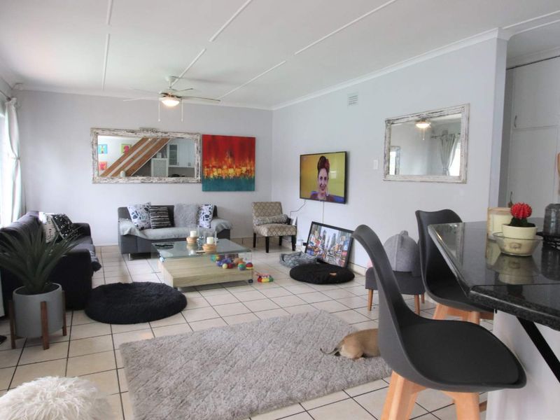 Pet friendly Garden Townhouse, with private pool within 500 meters of the Beach!! - Photo 8