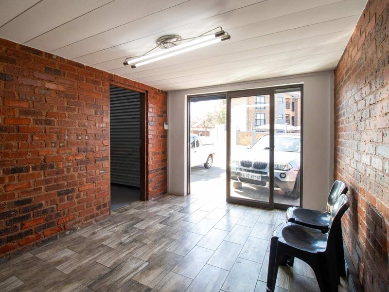 2 Big Mini Factories Plus 2 Flats/Apartments - Photo 7