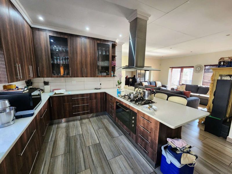 Expansive Multi-Generational Estate with Off-Grid Capability - Photo 5