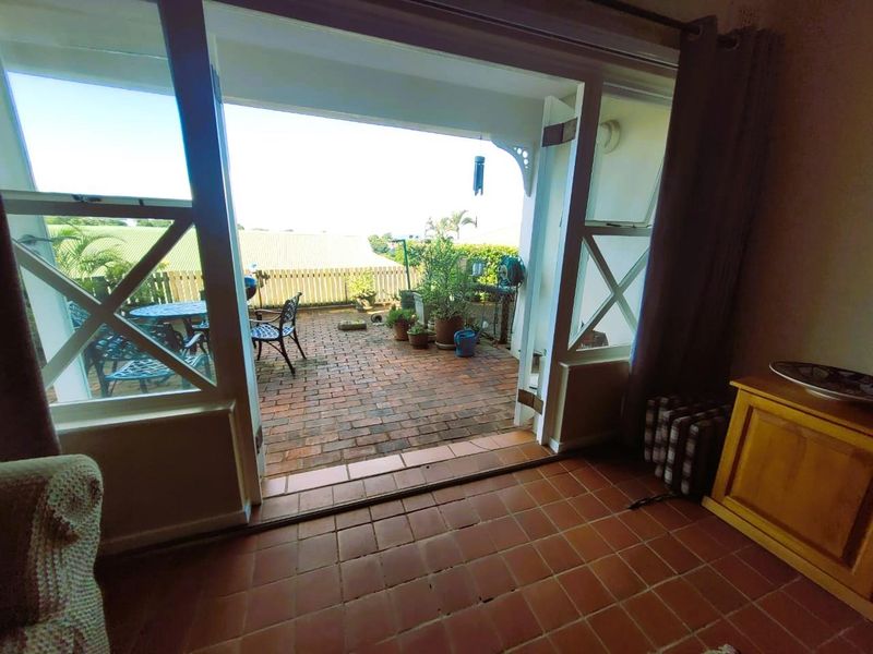 **Fabulous and Spacious Townhouse with Stunning City and Sea Views** - Photo 3