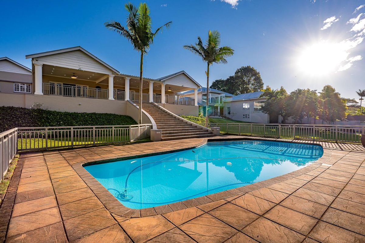 A RARE PRIVATE ESTATE IN THE HEART OF KLOOF! - Photo 3