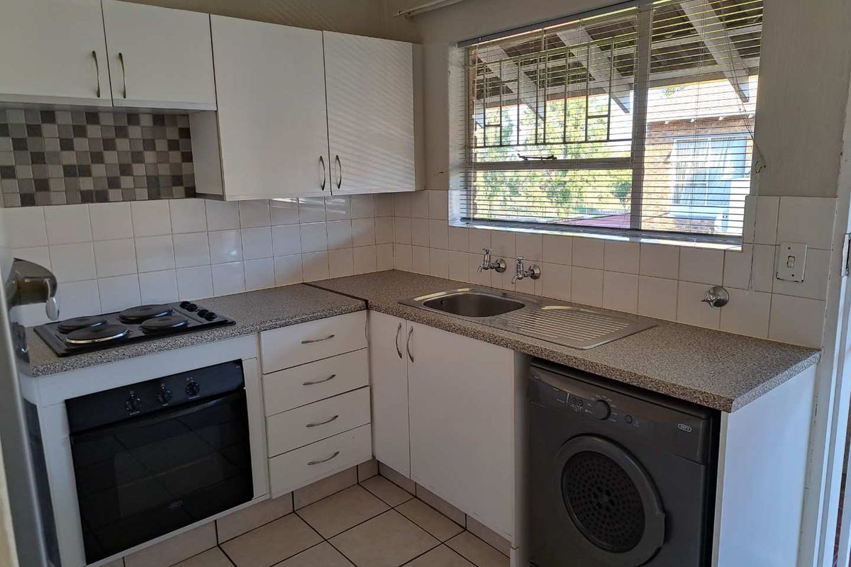 2 Bedroom Apartment for Sale in Ravenswood - Photo 3