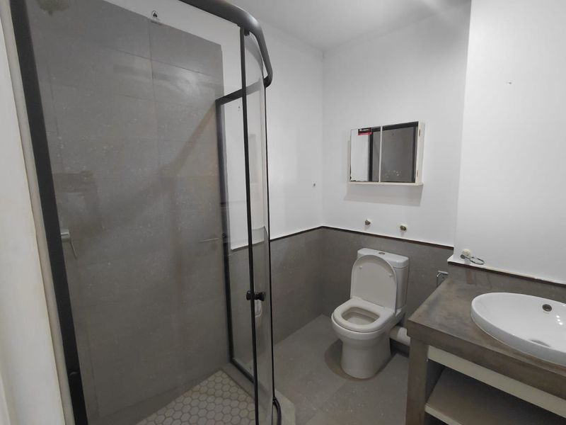 Neat Studio Apartment in Sought-After Location on William Nicol Drive - Photo 7