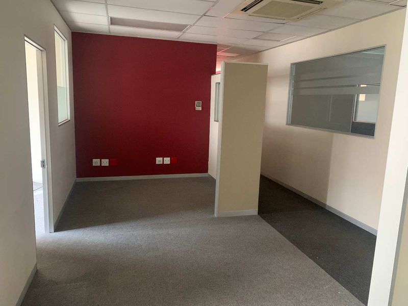 388m2 Office Space To Let | 39 Empire Road, Parktown - Photo 8