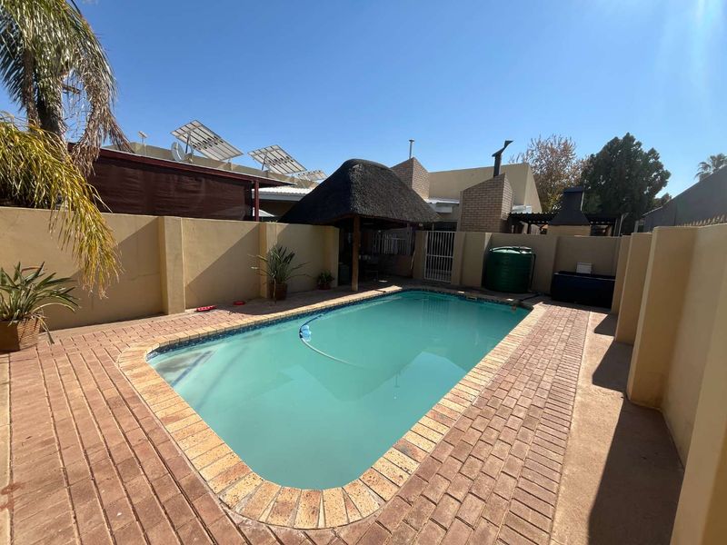 Charming Family Home in a Highly Sought-After Area - Photo 3