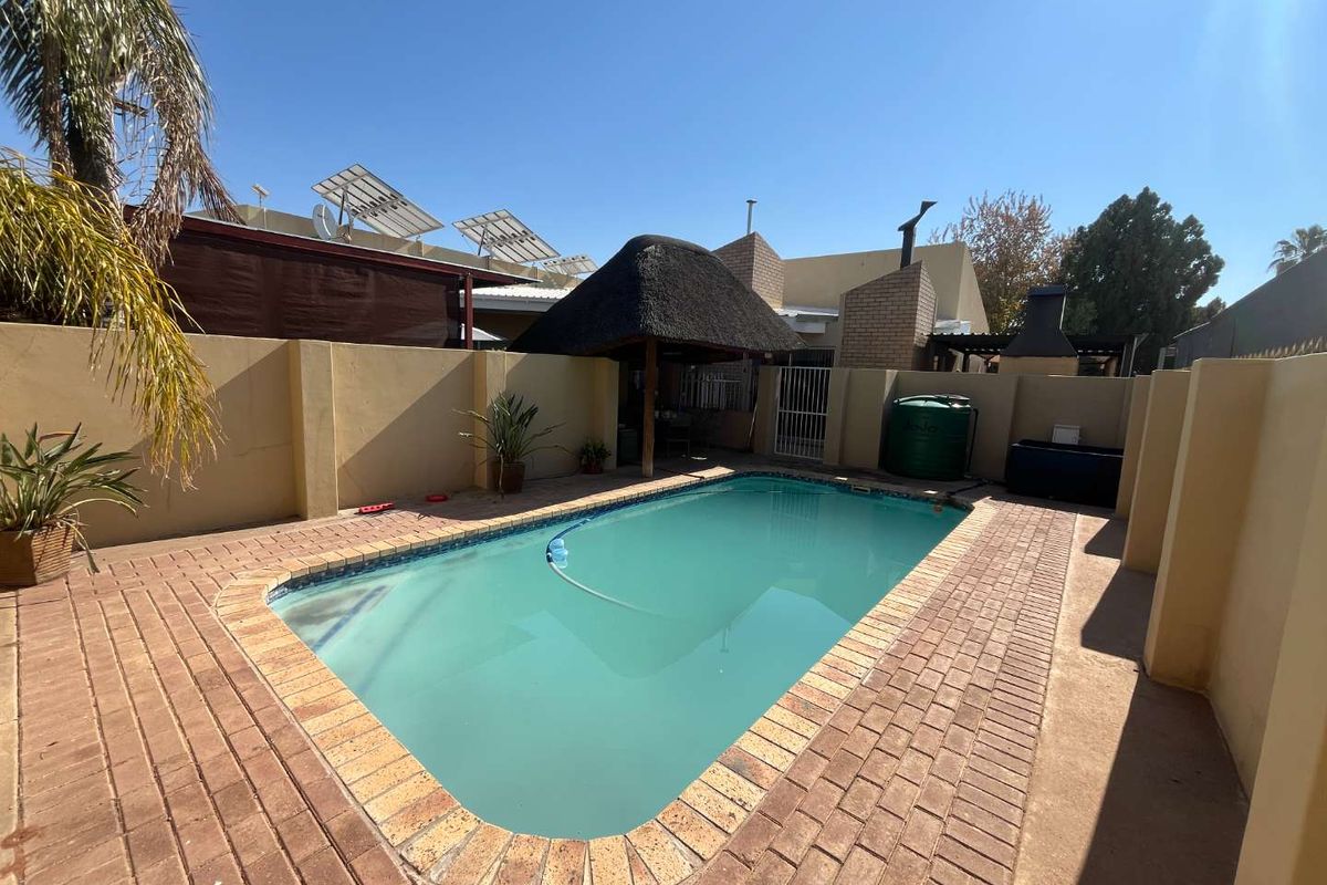 Charming Family Home in a Highly Sought-After Area - Photo 3